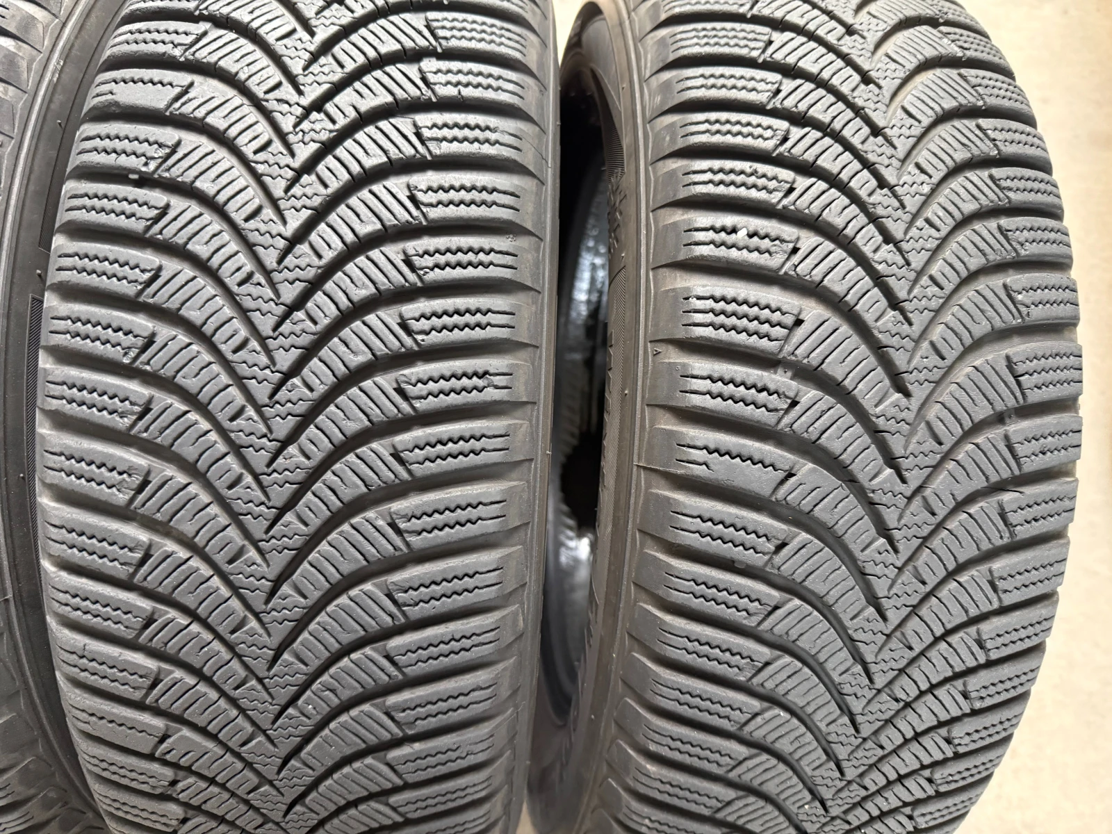 Гуми Зимни 195/65R15, снимка 3 - Гуми и джанти - 56277819