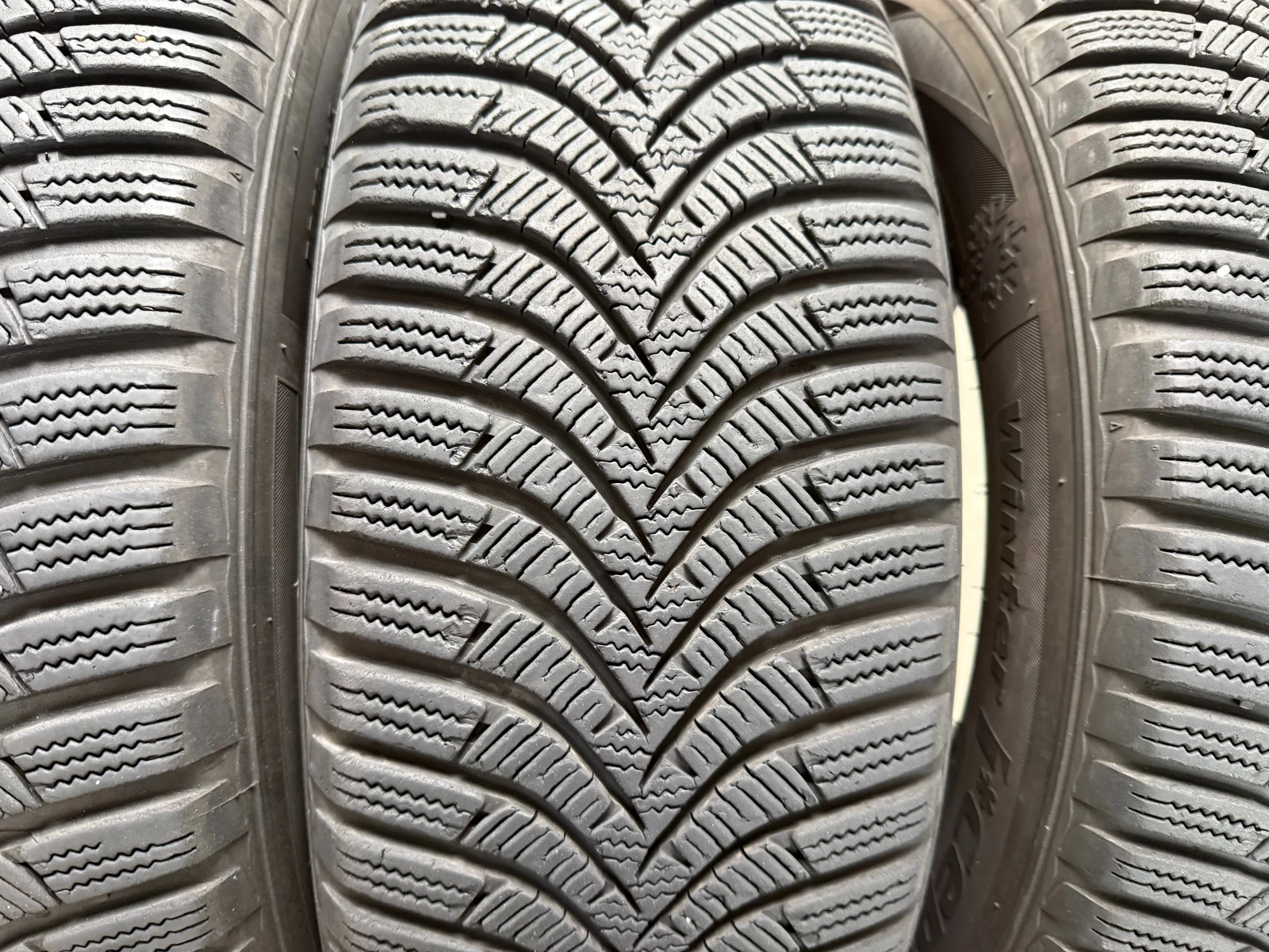 Гуми Зимни 195/65R15, снимка 6 - Гуми и джанти - 56277819