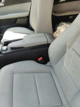 Mercedes-Benz 220 Е212, снимка 6