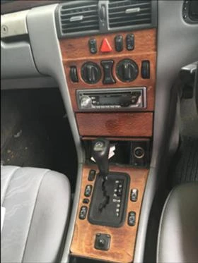Mercedes-Benz E 200 НА ЧАСТИ, снимка 6
