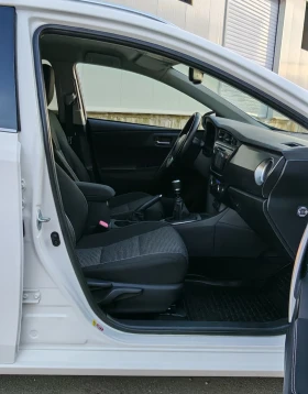 Toyota Auris 1.4 D4D 90к.с Keyless * Navi* Camera* Bluetooth* , снимка 14