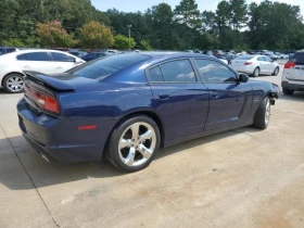     Dodge Charger R/T 5.7L V-8    !