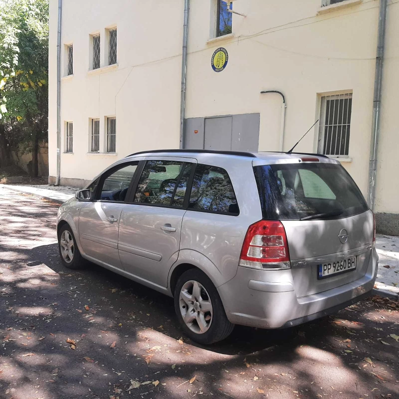 Opel Zafira 1.7 CDTI, снимка 3 - Автомобили и джипове - 47448592