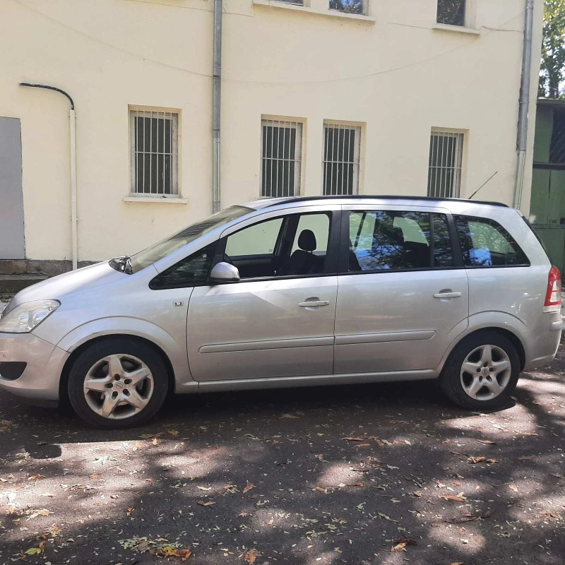 Opel Zafira 1.7 CDTI, снимка 2 - Автомобили и джипове - 47448592