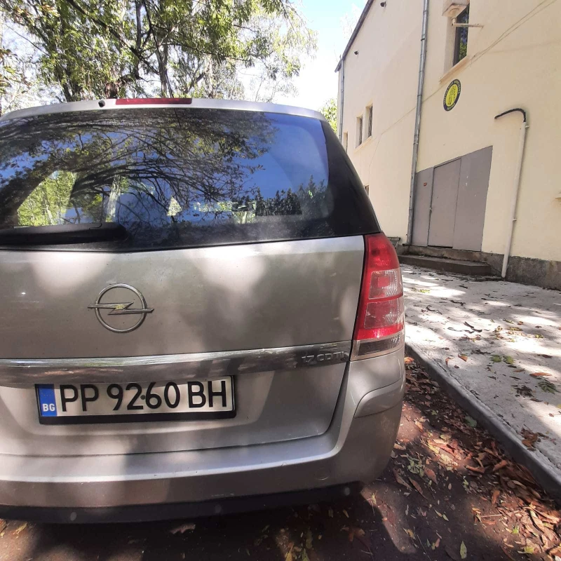 Opel Zafira 1.7 CDTI, снимка 12 - Автомобили и джипове - 47448592