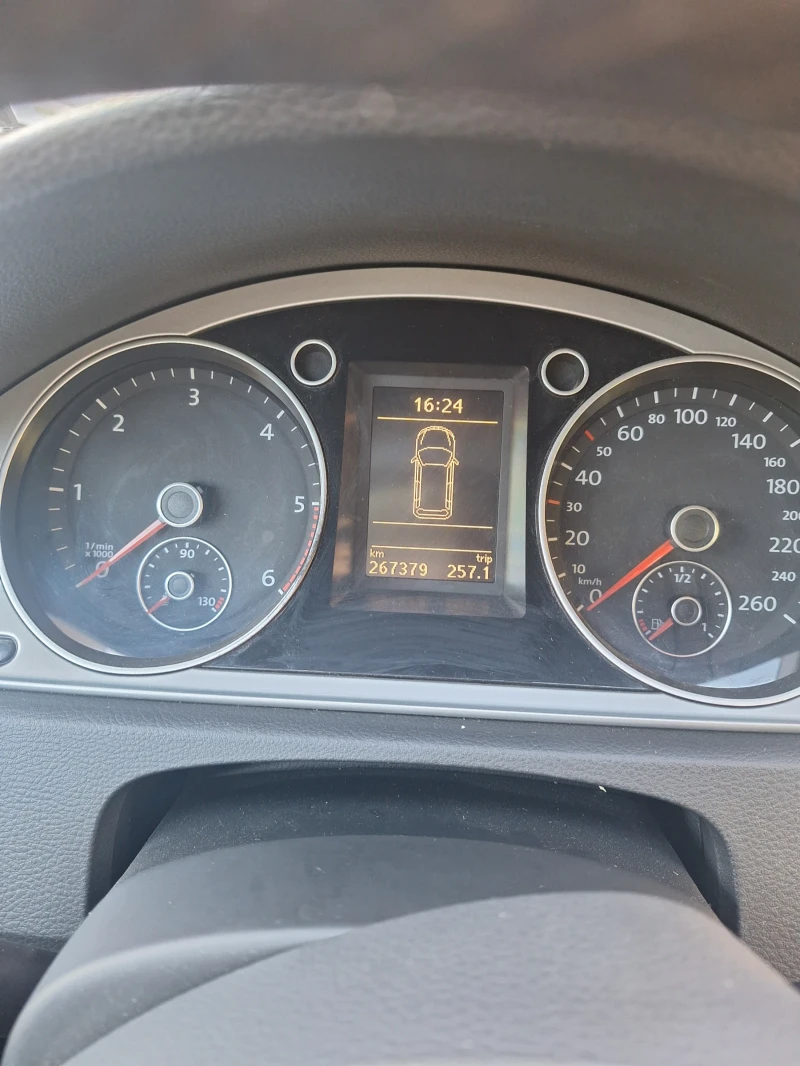 VW Passat, снимка 7 - Автомобили и джипове - 47777323