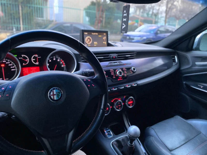 Alfa Romeo Giulietta 1750 TBI, снимка 10 - Автомобили и джипове - 49276878