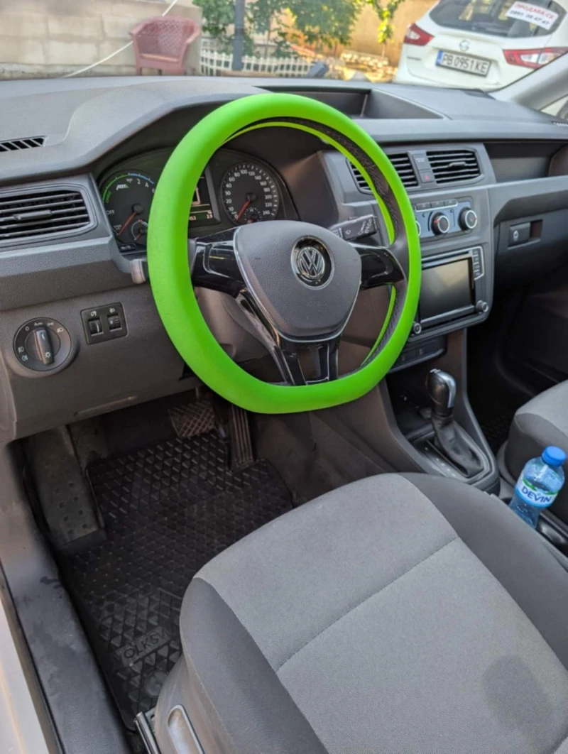 VW Caddy MAXI, снимка 9 - Автомобили и джипове - 52517543