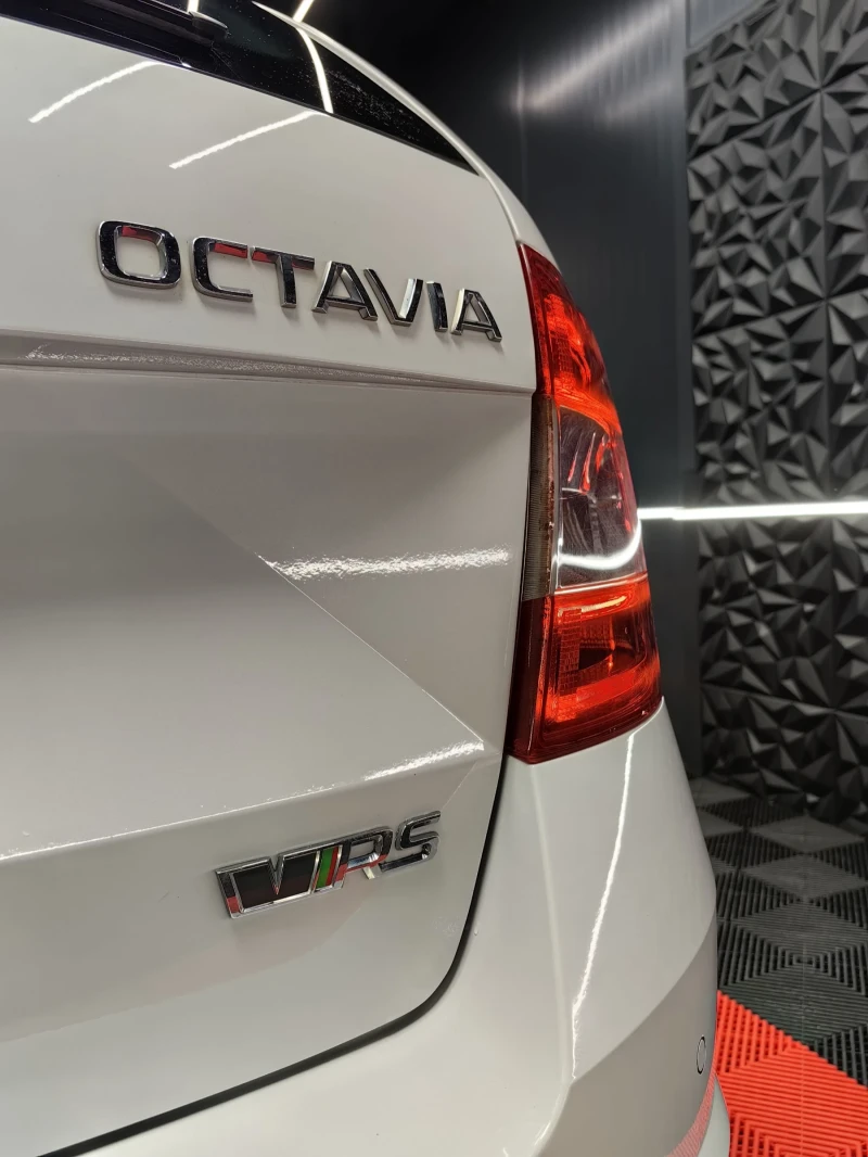 Skoda Octavia 2.0 TDI VRS/DSG/ПАНОРАМА/ПОДГР /CAM/АЛКАНТАРА, снимка 6 - Автомобили и джипове - 50935552