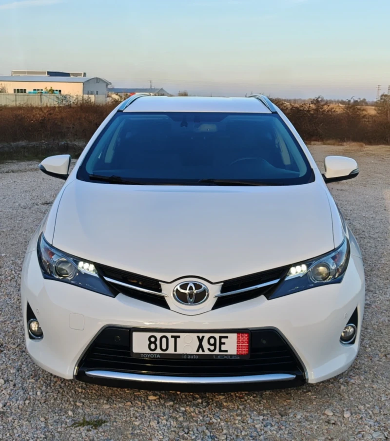 Toyota Auris 1.4 D4D 90к.с Keyless * Navi* Camera* Bluetooth* , снимка 3 - Автомобили и джипове - 52460331