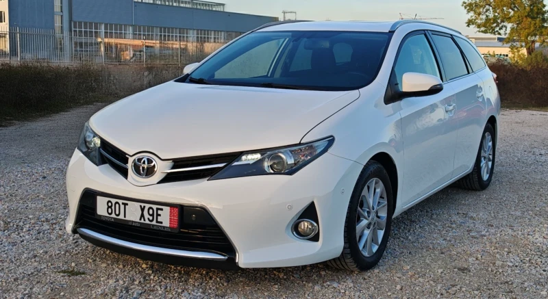 Toyota Auris 1.4 D4D 90к.с Keyless * Navi* Camera* Bluetooth* 