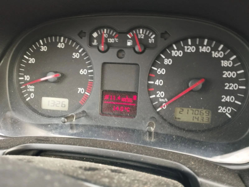 VW Golf 1.6 16V 105к.с., снимка 6 - Автомобили и джипове - 52406238