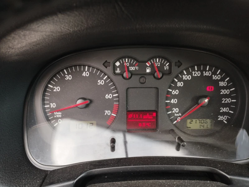 VW Golf 1.6 16V 105к.с., снимка 5 - Автомобили и джипове - 52406238