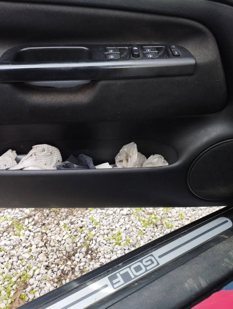 VW Golf 1.6 16V 105к.с., снимка 7 - Автомобили и джипове - 52406238