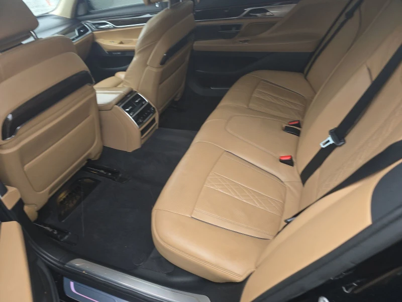 BMW 740 HARMON* KARDON* ХЕДЪП* ОБДУХВАНЕ* LANE* ASSIST* , снимка 14 - Автомобили и джипове - 52734910