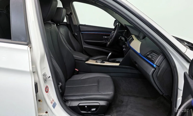 BMW 320, снимка 10 - Автомобили и джипове - 52944614