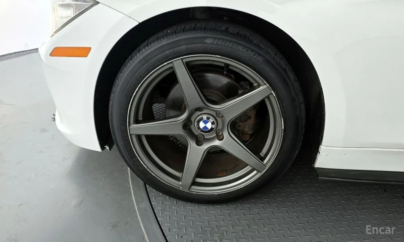 BMW 320, снимка 5 - Автомобили и джипове - 52944614