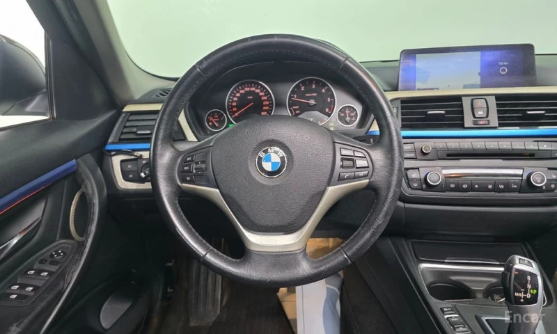 BMW 320, снимка 13 - Автомобили и джипове - 52944614
