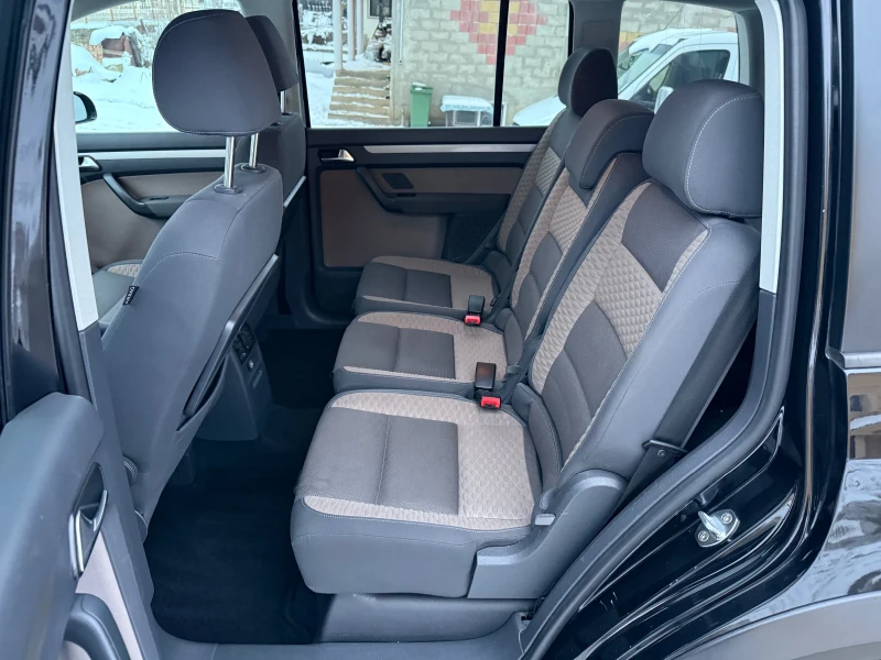 VW Touran CROSS 1.9TDI, снимка 11 - Автомобили и джипове - 53089197
