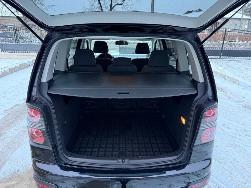 VW Touran CROSS 1.9TDI, снимка 12 - Автомобили и джипове - 53089197