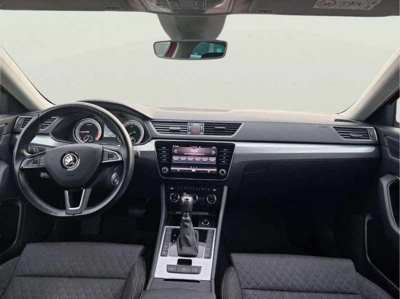 Skoda Superb 2.0 TDI, снимка 11 - Автомобили и джипове - 53268364