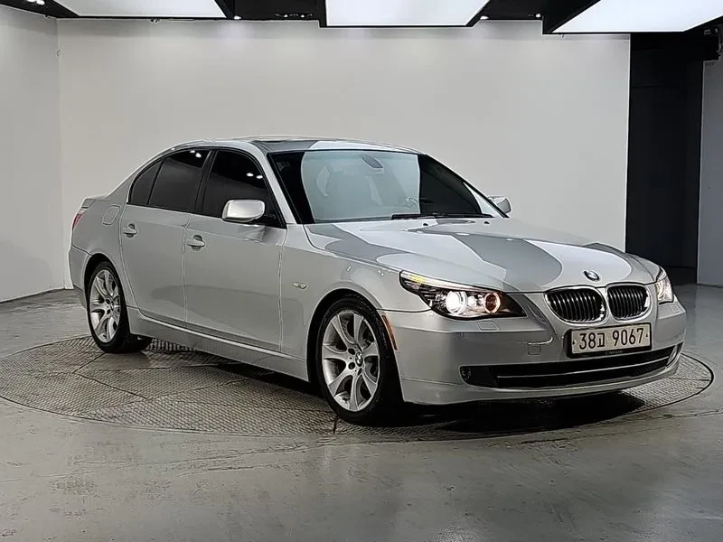 BMW 535 I 32K KM, снимка 2 - Автомобили и джипове - 56358834