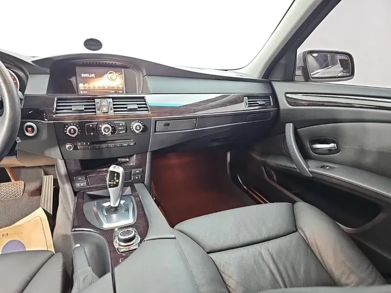 BMW 535 I 32K KM, снимка 10 - Автомобили и джипове - 56358834