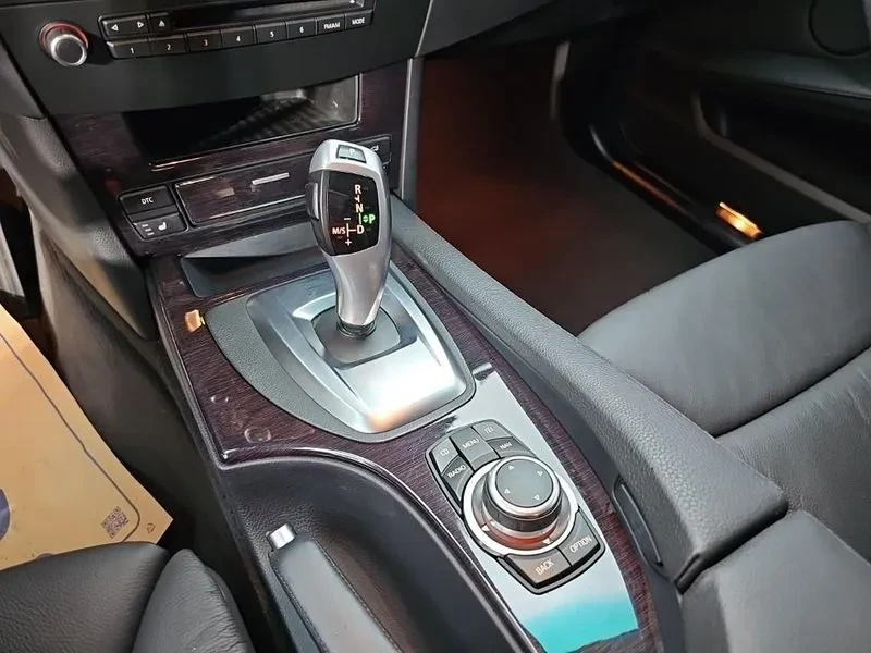 BMW 535 I 32K KM, снимка 8 - Автомобили и джипове - 56358834