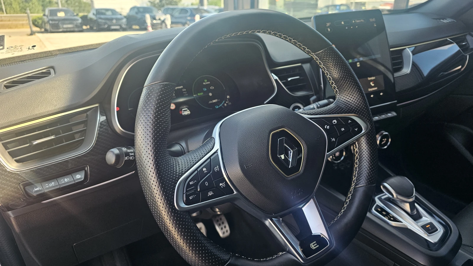 Renault Arkana E-TECH ENGINEERED  Hybrid 160 - изображение 10