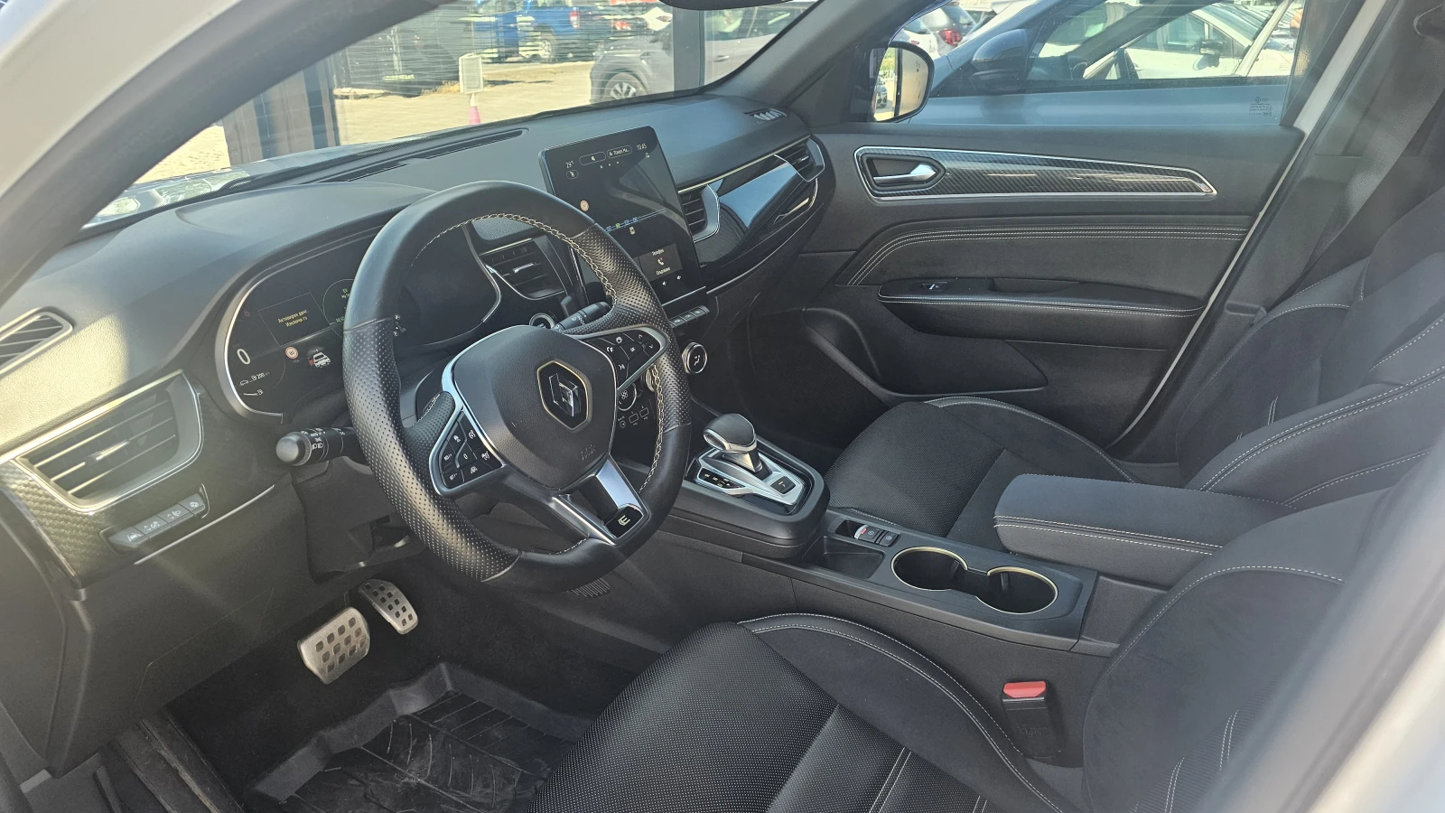 Renault Arkana E-TECH ENGINEERED  Hybrid 160 - изображение 9