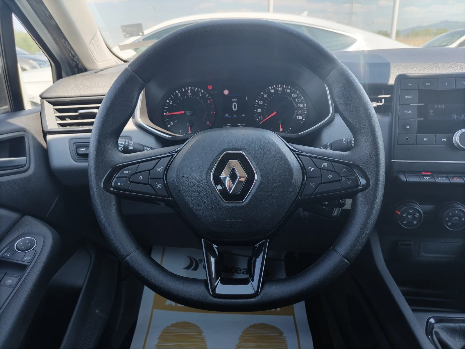 Renault Clio 1.0TCe/ 100к.с./Life - изображение 9