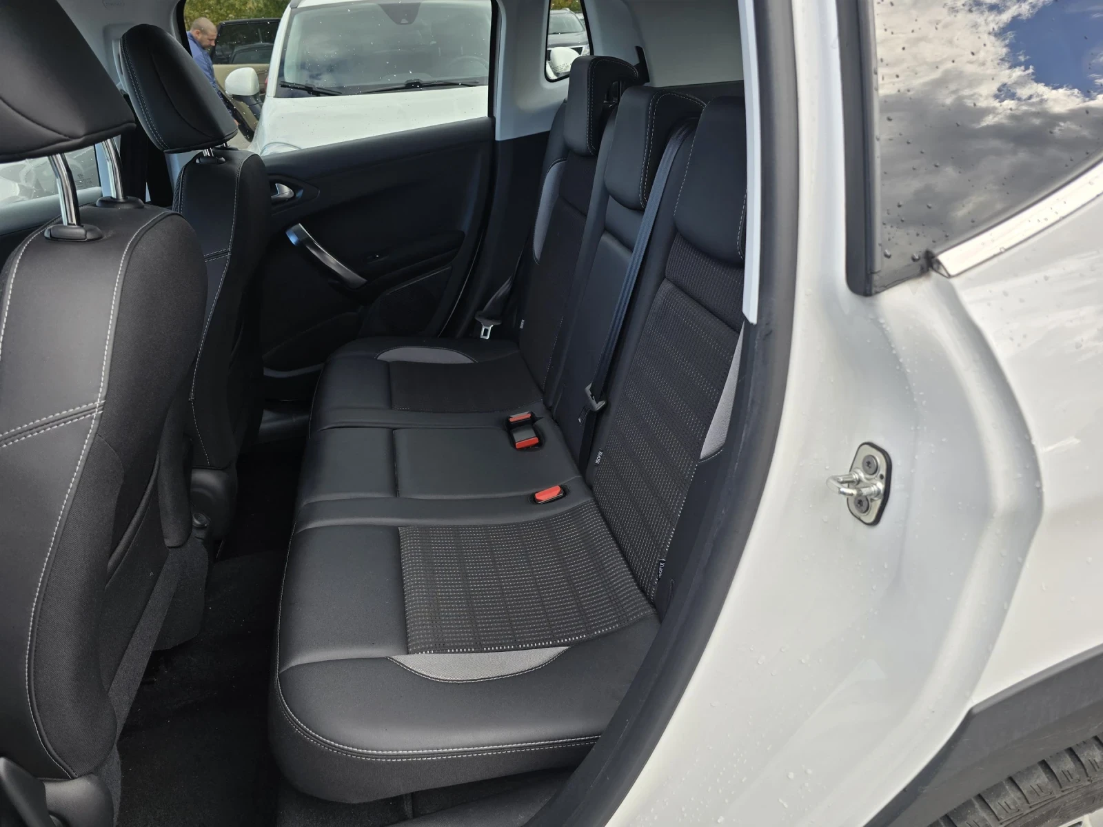 Peugeot 2008 1.2i evro 6B  | Mobile.bg — изображение 13