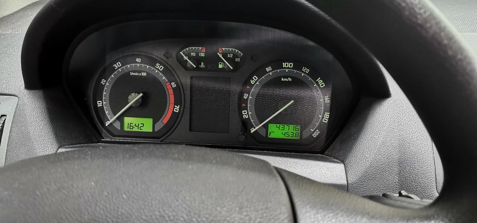 Skoda Fabia 1.2 64 HTP 130000km - изображение 6