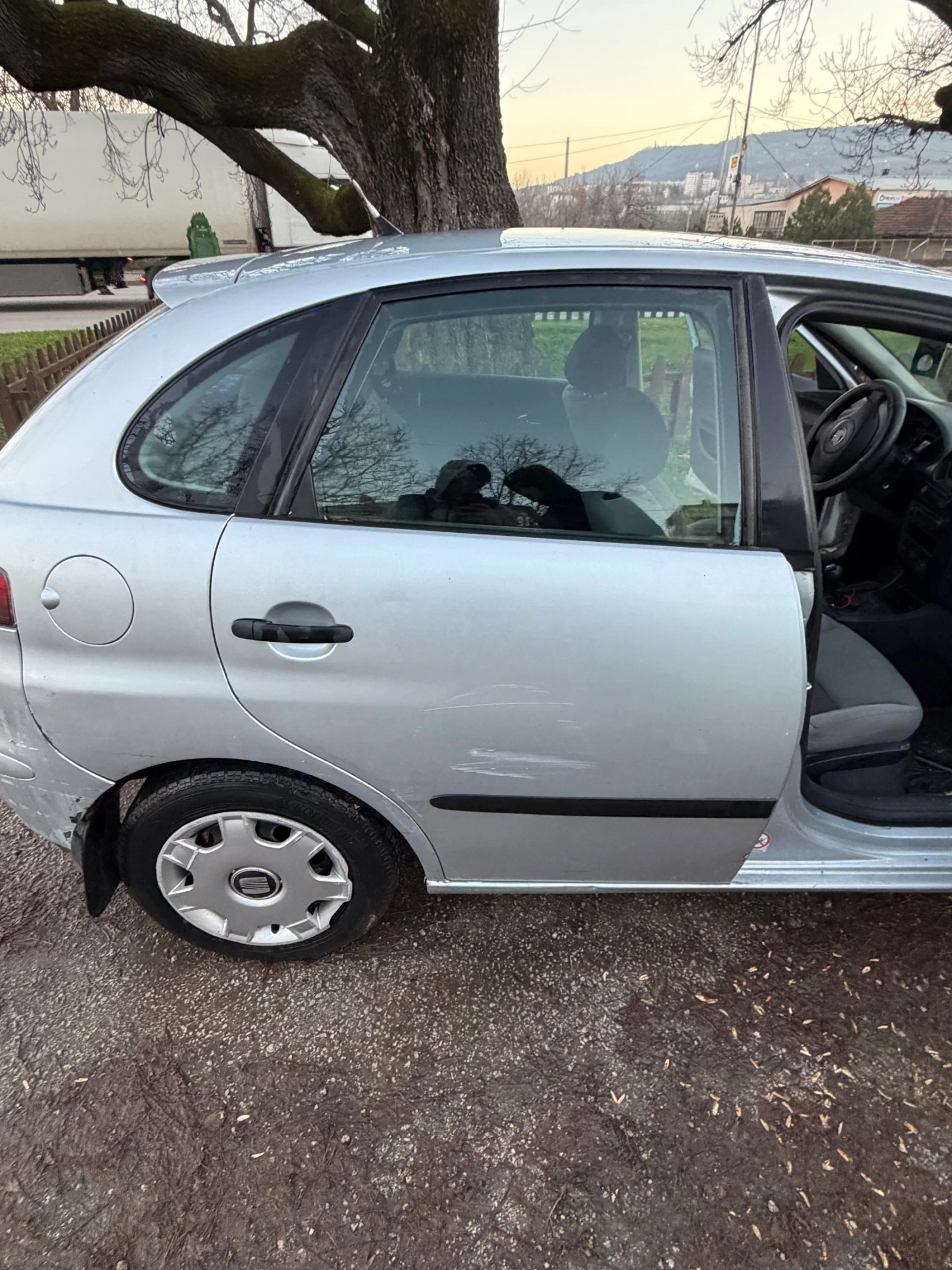 Seat Ibiza, снимка 5 - Автомобили и джипове - 53814479