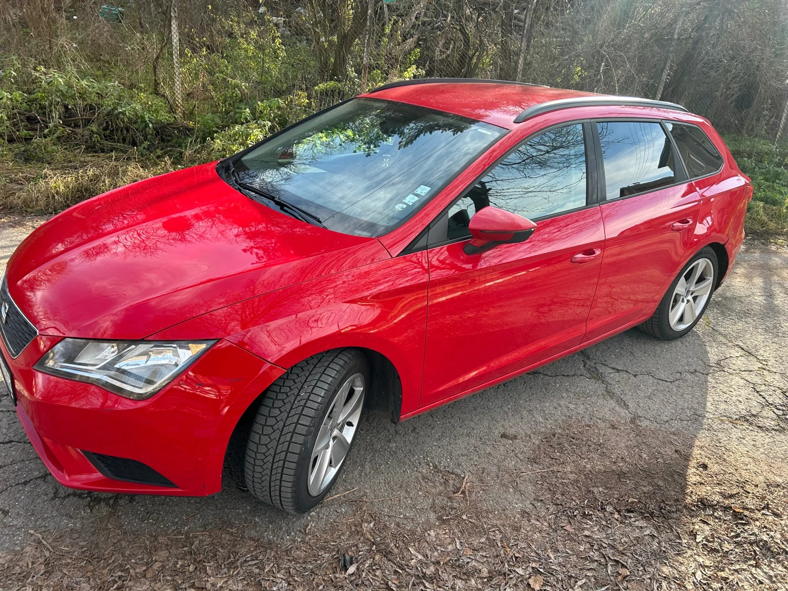 Seat Leon 1.6 TDI, снимка 3 - Автомобили и джипове - 53894671