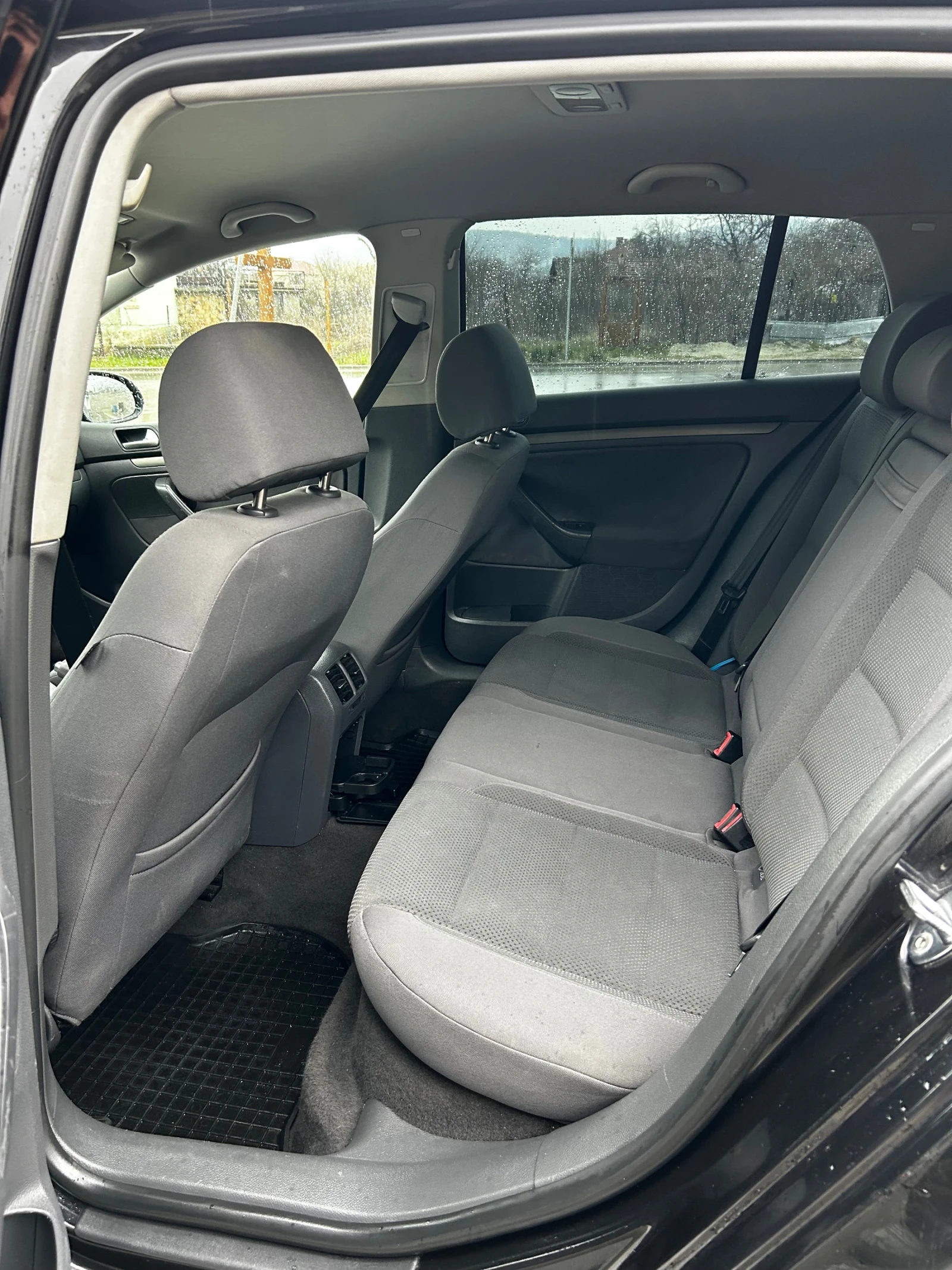 VW Golf 1.9, снимка 14 - Автомобили и джипове - 53927457