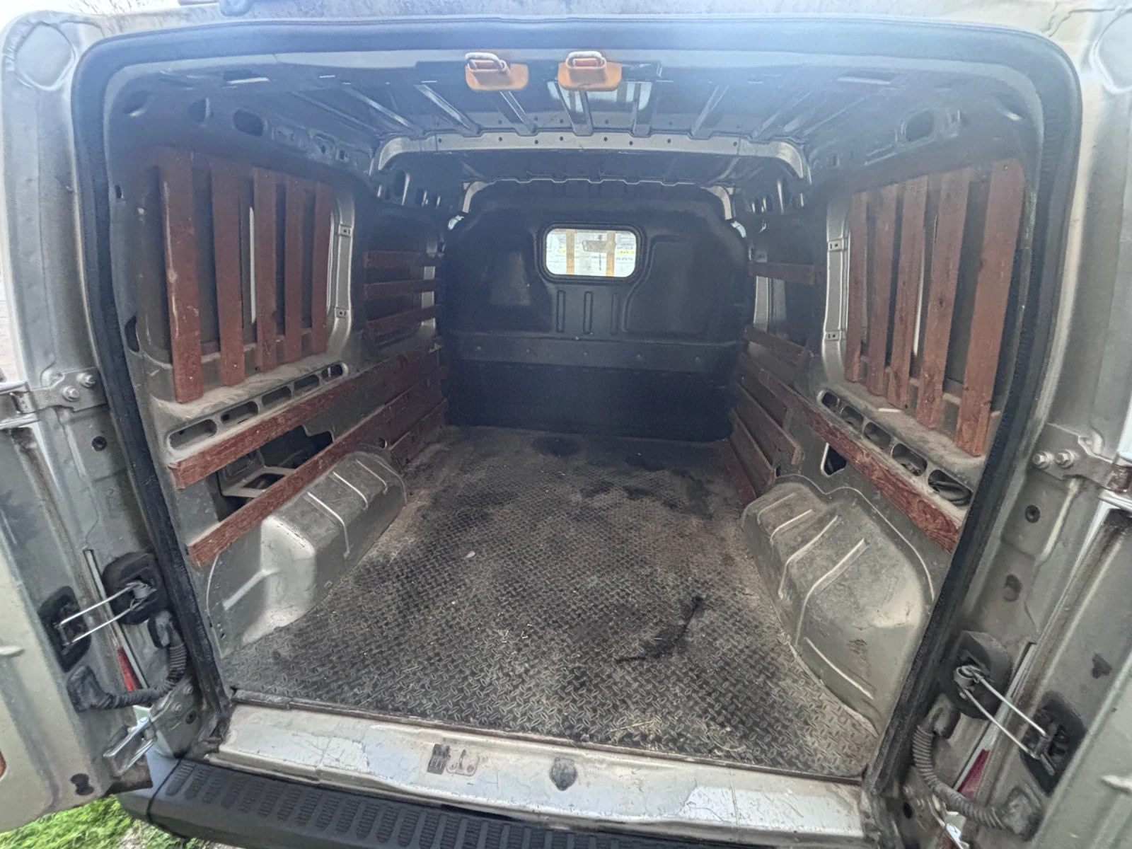 Ford Connect 90коня, Климатик, снимка 11 - Автомобили и джипове - 54061191