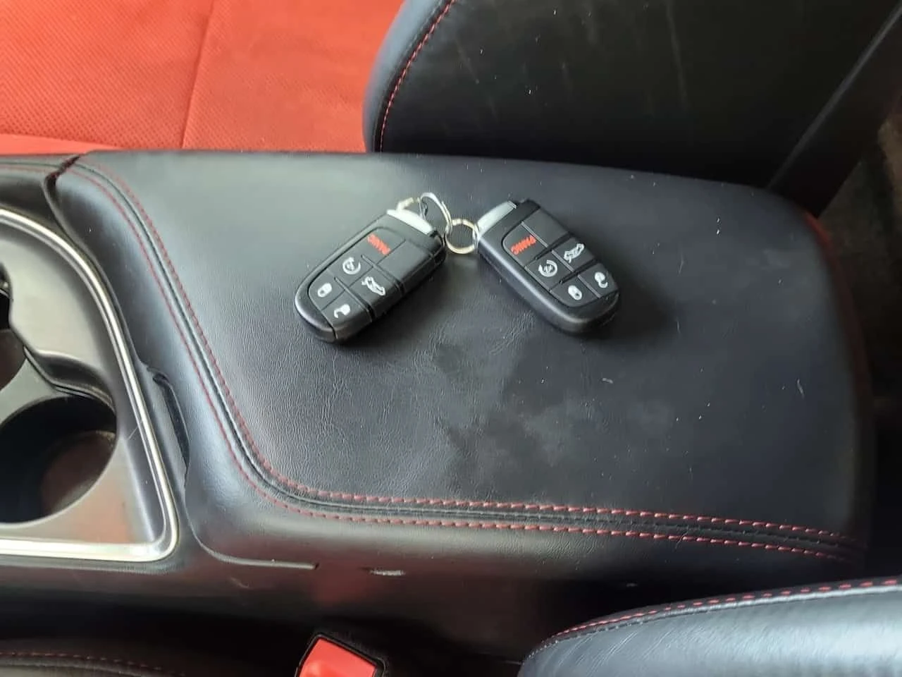 Dodge Challenger R/T SHAKER| PANO| ОБДУХВАНЕ| 2 КЛЮЧА| CARFAX| , снимка 17 - Автомобили и джипове - 54235725