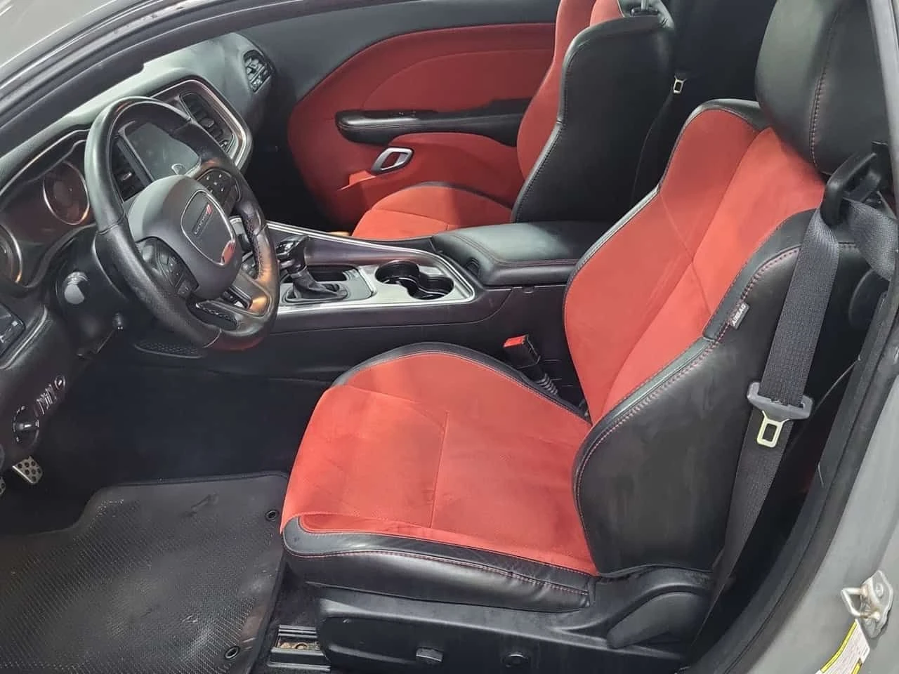 Dodge Challenger R/T SHAKER| PANO| ОБДУХВАНЕ| 2 КЛЮЧА| CARFAX| , снимка 8 - Автомобили и джипове - 54235725