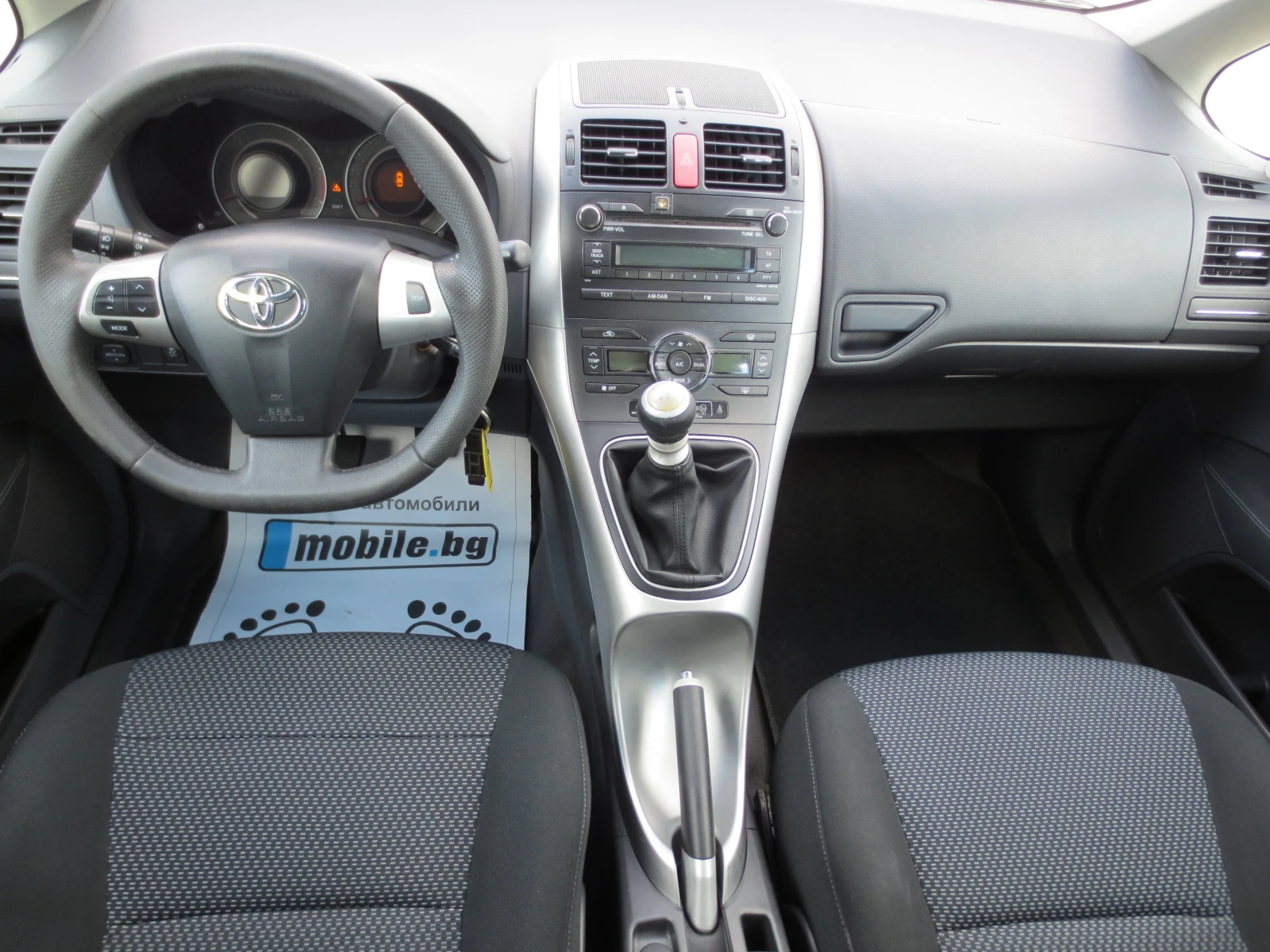 Toyota Auris 1.4 D4D, снимка 12 - Автомобили и джипове - 54294822