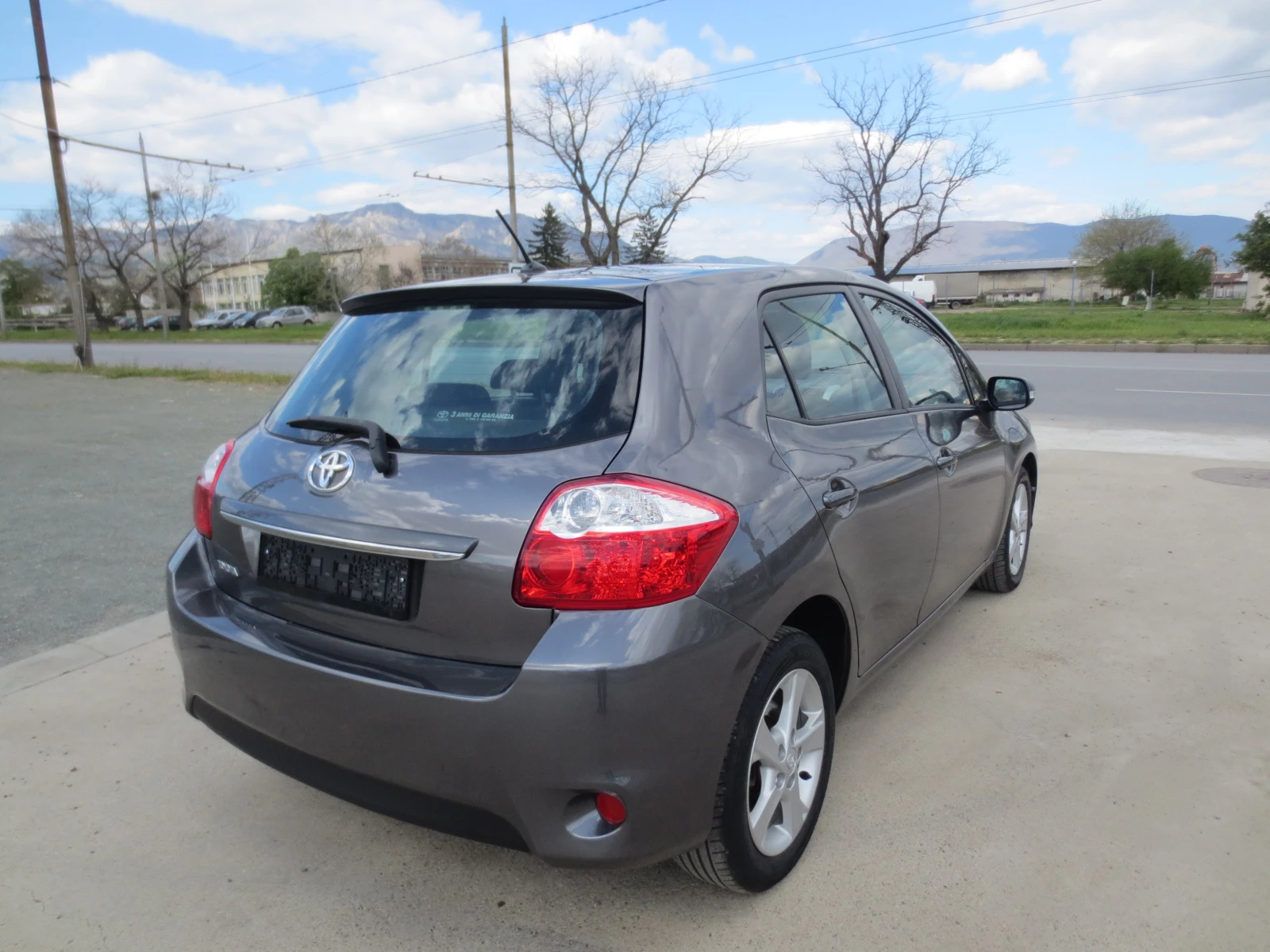 Toyota Auris 1.4 D4D, снимка 5 - Автомобили и джипове - 54294822