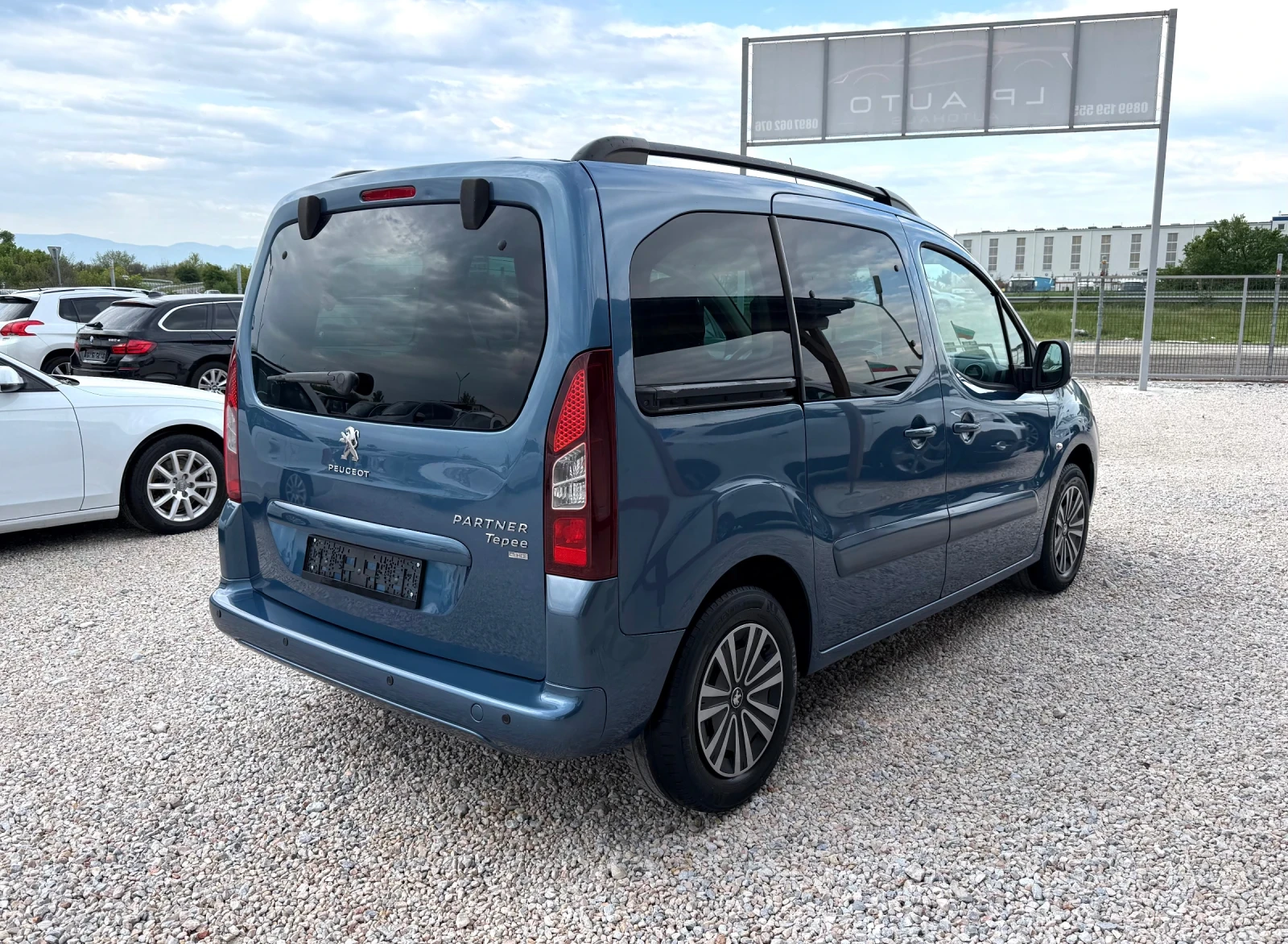 Peugeot Partner 1.6hdi* Automat * , снимка 4 - Автомобили и джипове - 54355554