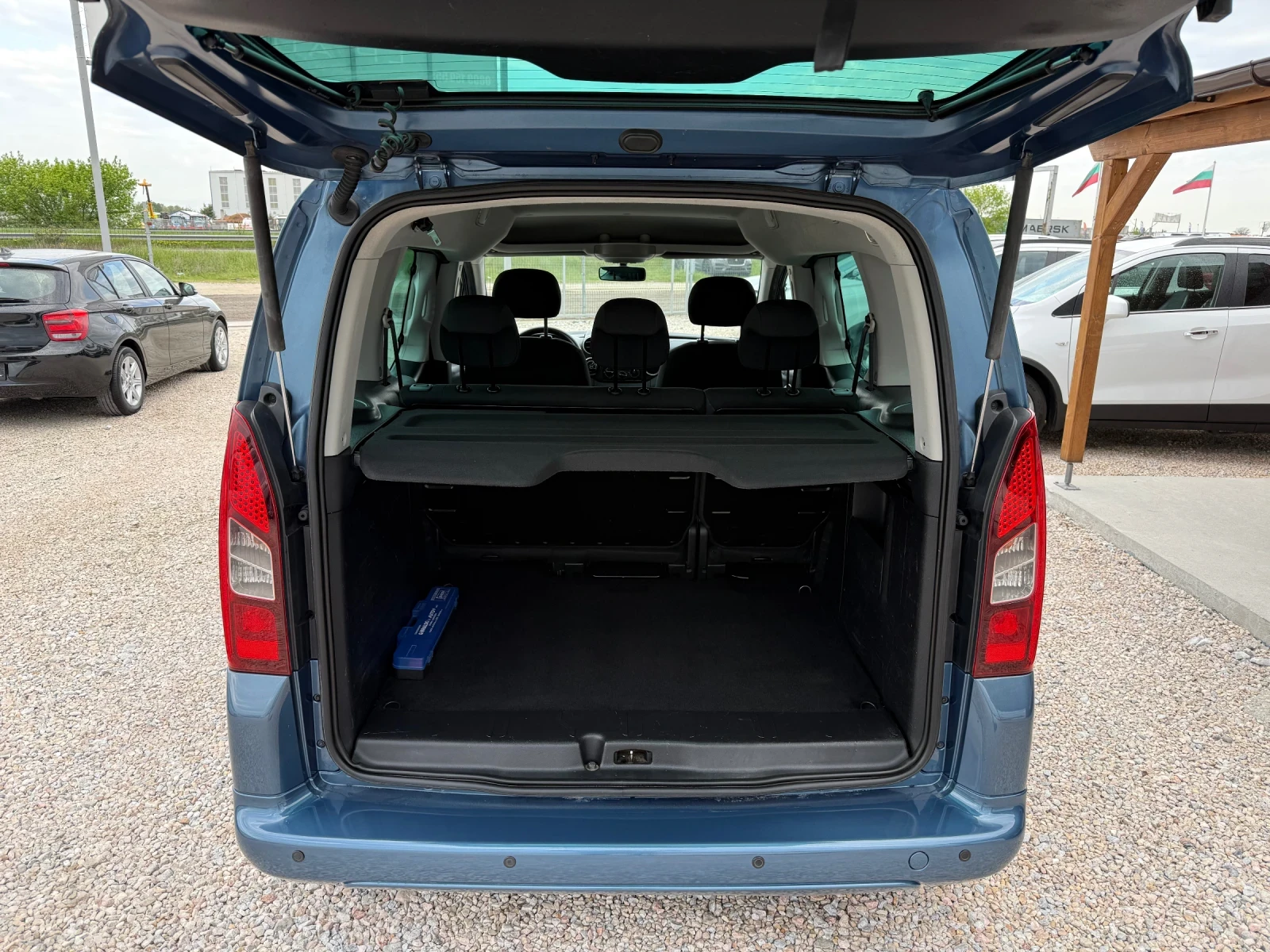 Peugeot Partner 1.6hdi* Automat * , снимка 13 - Автомобили и джипове - 54355554