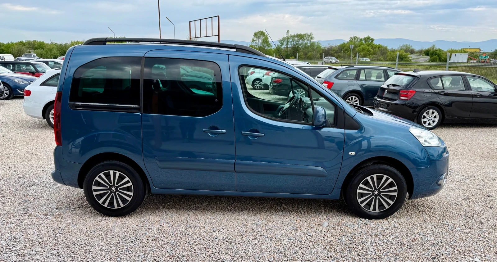 Peugeot Partner 1.6hdi* Automat * , снимка 6 - Автомобили и джипове - 54355554