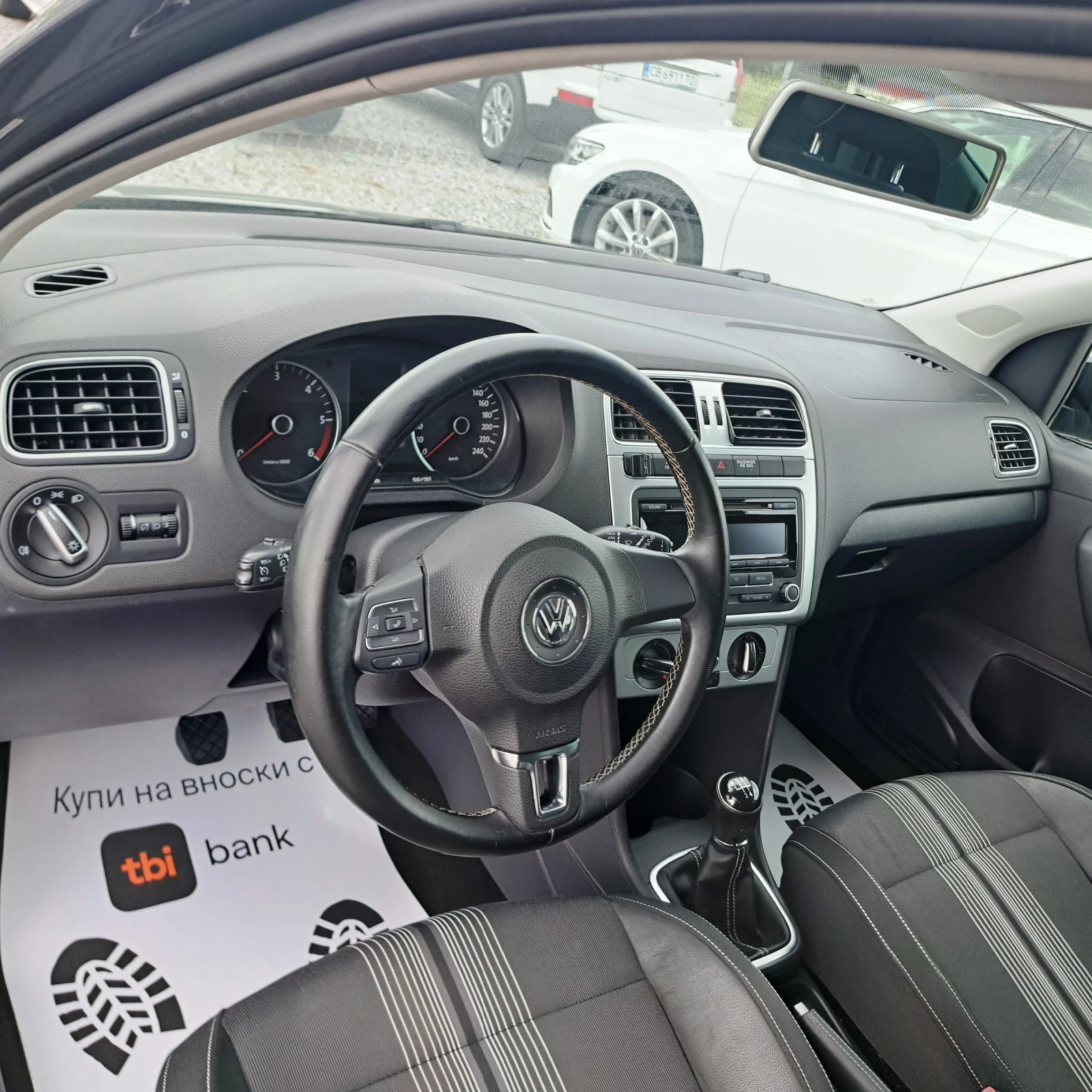 VW Polo 1.6TDI* 90HP* MATCH* ОТЛИЧЕН!* , снимка 9 - Автомобили и джипове - 54668179