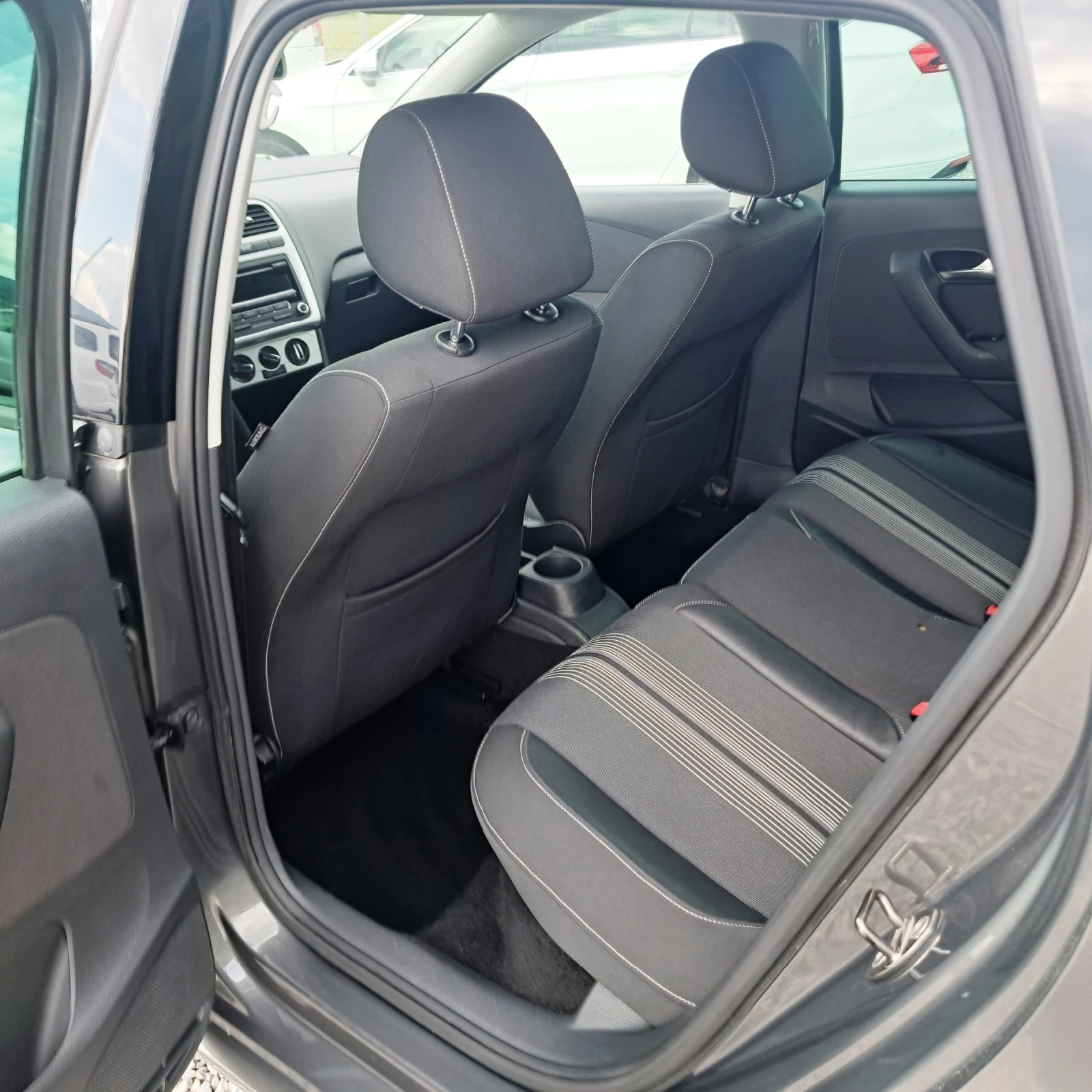 VW Polo 1.6TDI* 90HP* MATCH* ОТЛИЧЕН!* , снимка 10 - Автомобили и джипове - 54668179