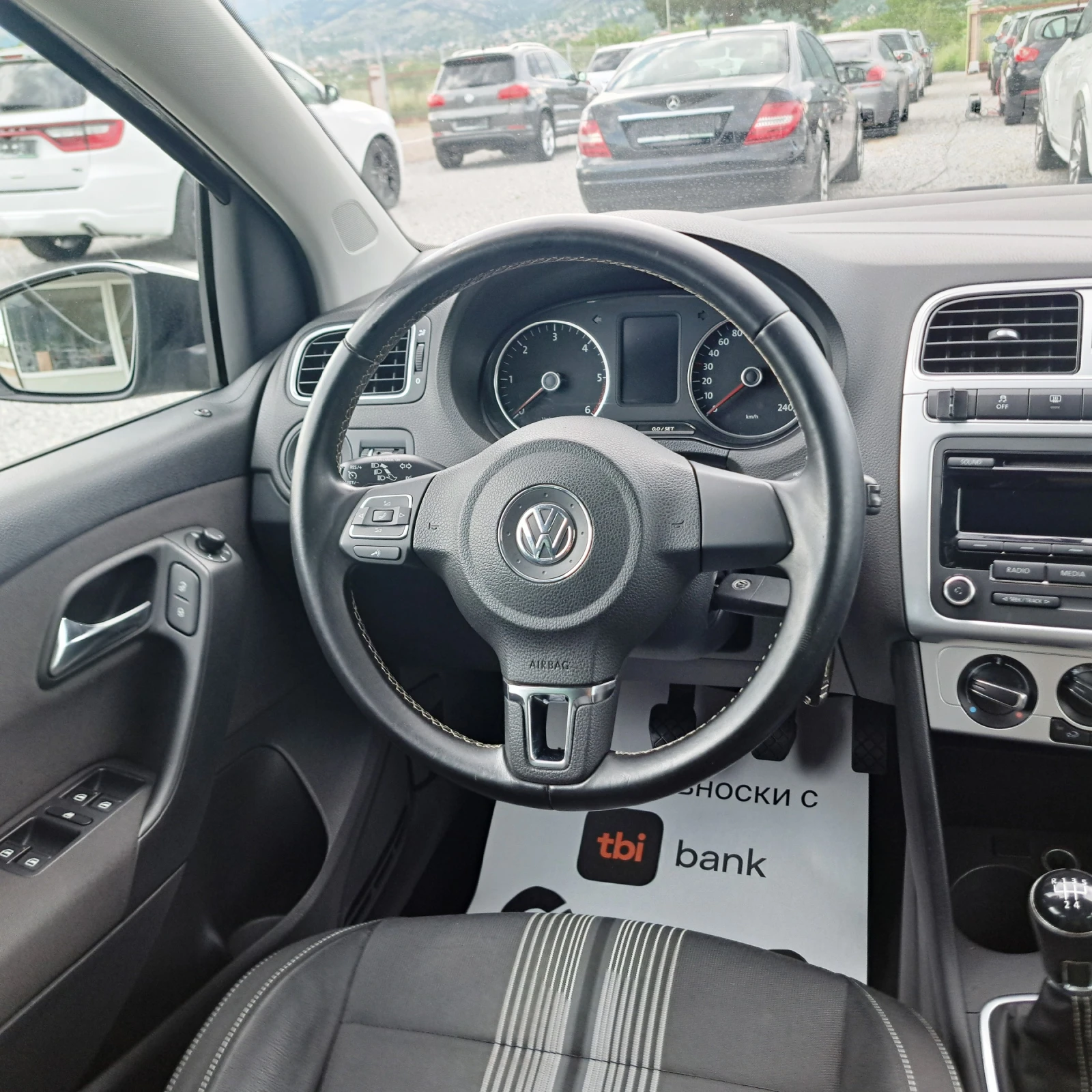 VW Polo 1.6TDI* 90HP* MATCH* ОТЛИЧЕН!* , снимка 14 - Автомобили и джипове - 54668179