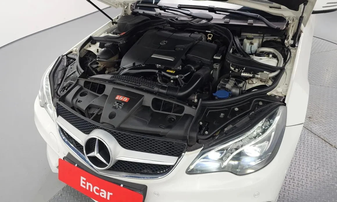 Mercedes-Benz E 200 КОЖЕН САЛОН| ПОДГРЕВ| КАМЕРА, снимка 6 - Автомобили и джипове - 54911644