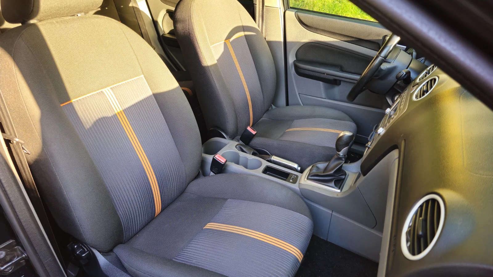 Ford Focus 1.6, снимка 12 - Автомобили и джипове - 55137863