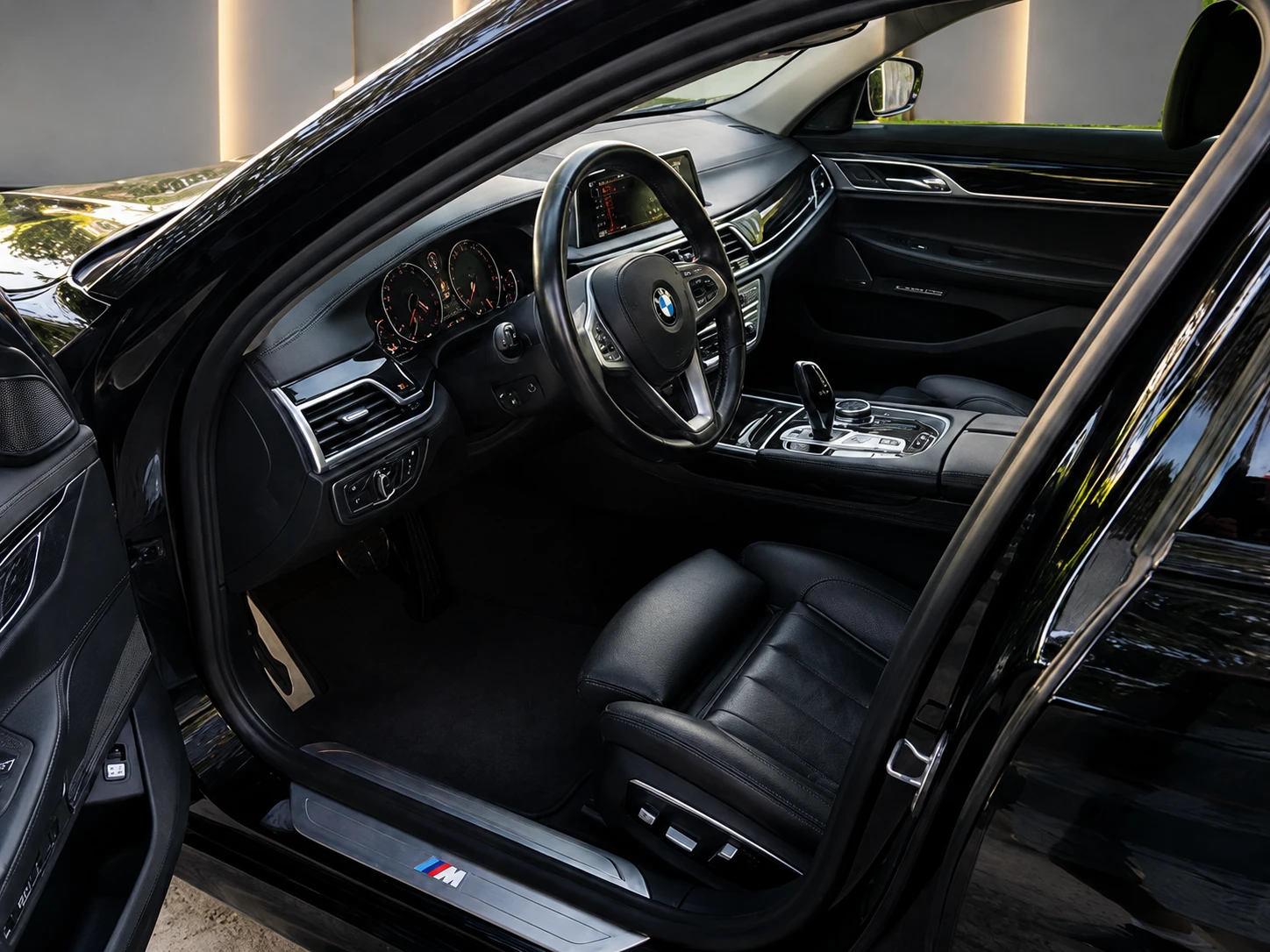 BMW 740 BMW 740d xDrive M Sport | FULL | Massage | TOP, снимка 4 - Автомобили и джипове - 55147384